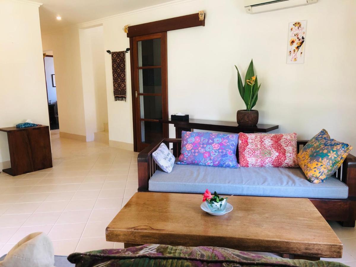 Villa Abhista Seminyak Exterior photo