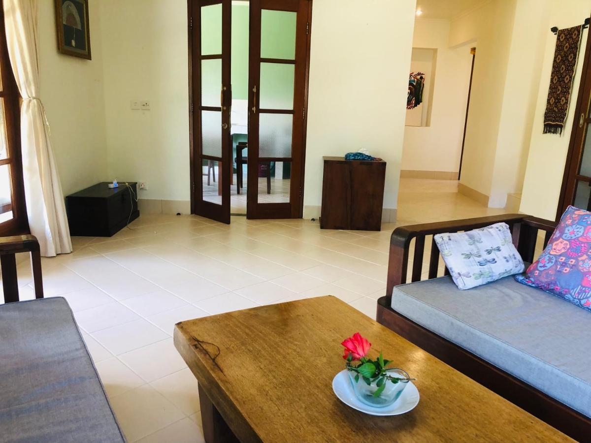 Villa Abhista Seminyak Exterior photo