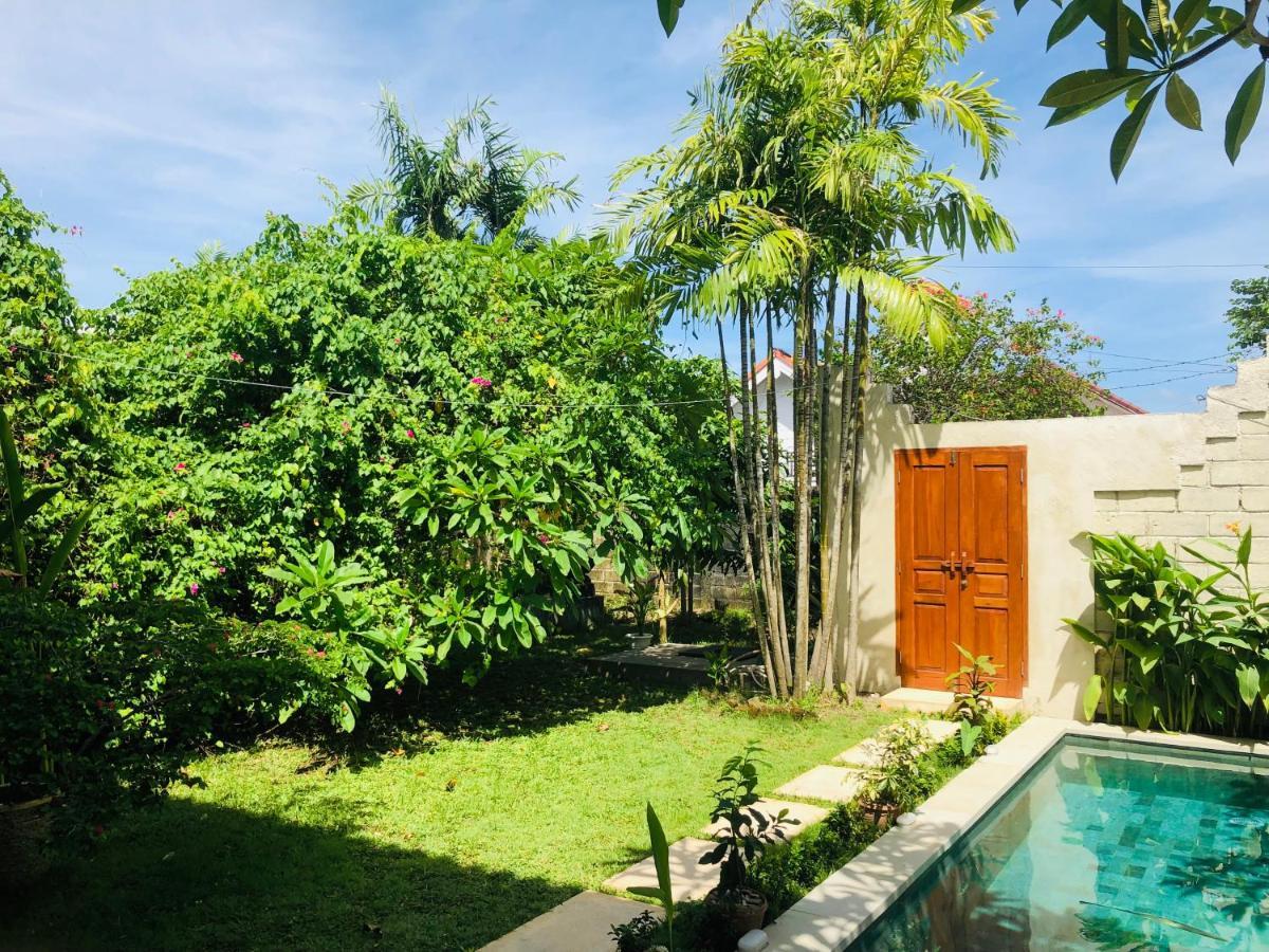 Villa Abhista Seminyak Exterior photo